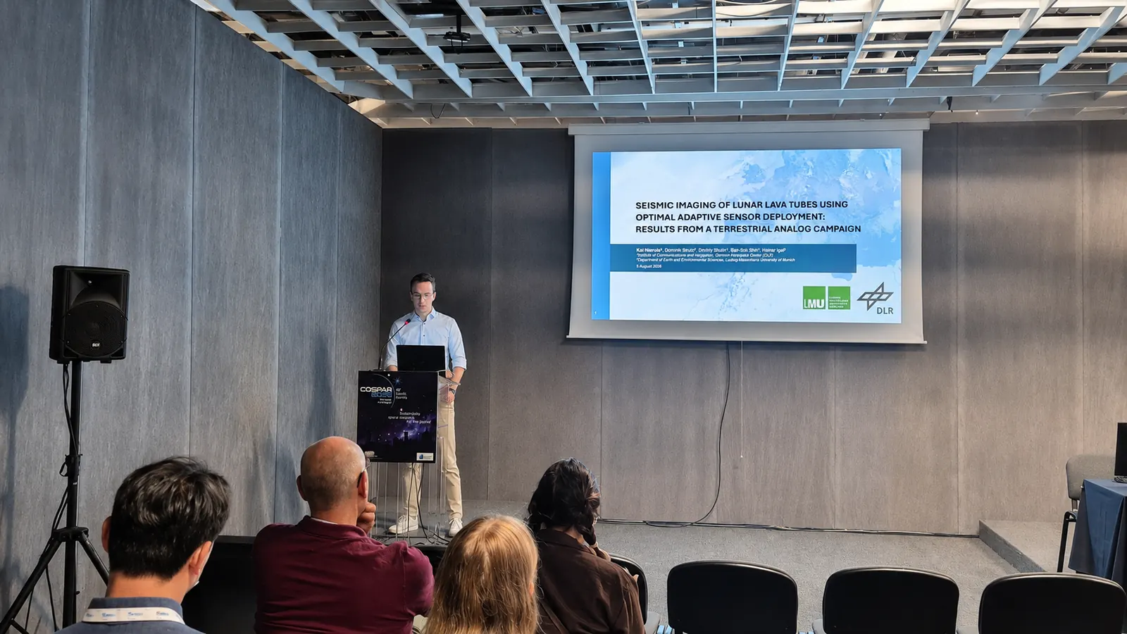 Kai Löhr presenting the Lanzarote campaign at COSPAR 2026.